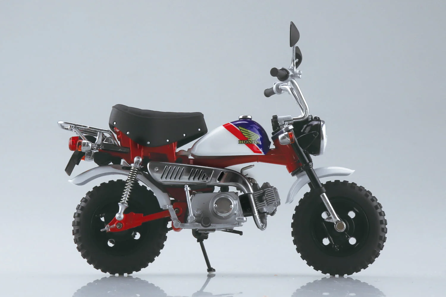 [Pre-order] Aoshima - Honda Monkey SPECIAL SHASTA WHITE Plastic Model Kit Aoshima - Image 4