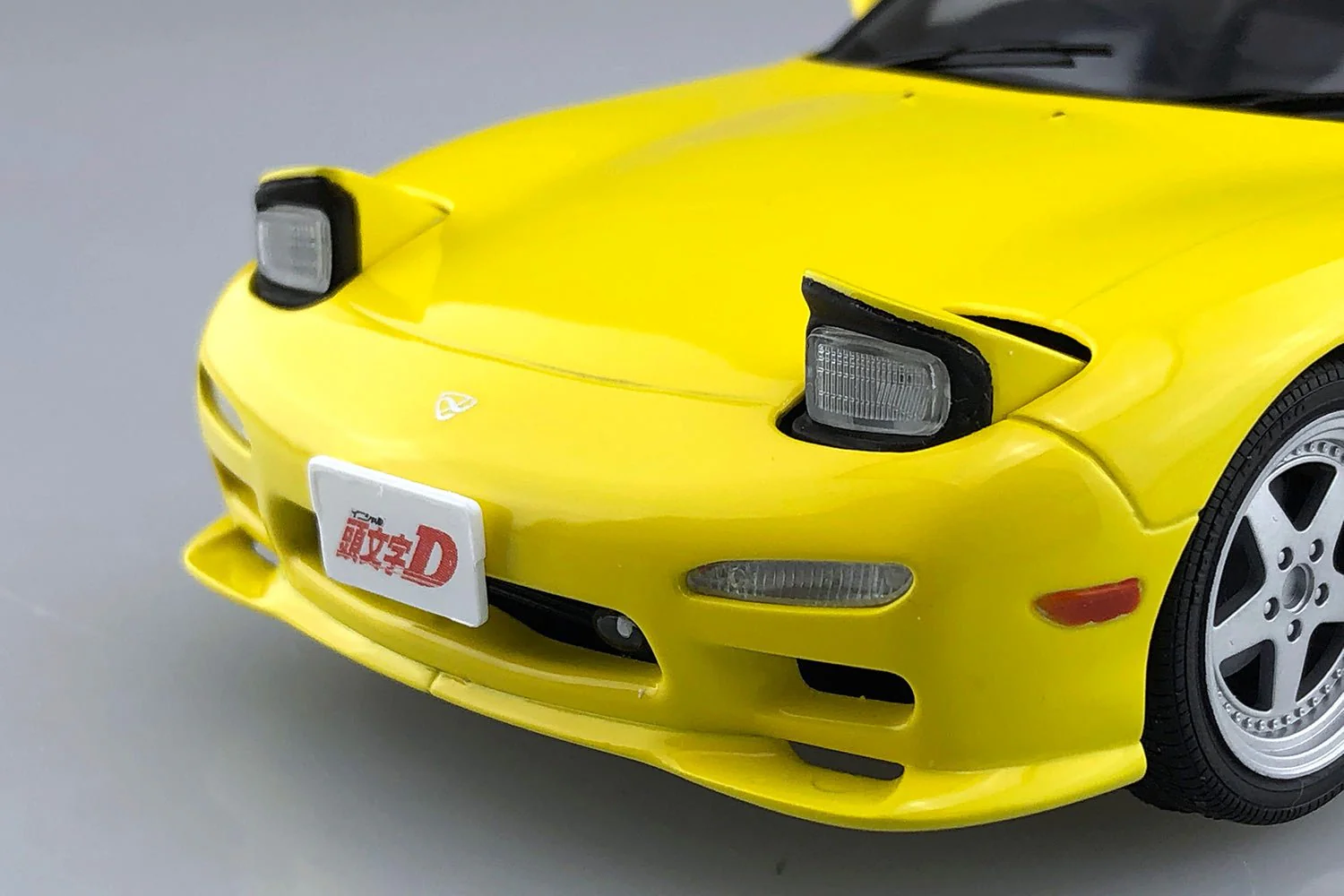 [Pre-order] Aoshima - MAZDA FD3S RX-7 COMICS VOL.1 Ver. TAKAHASHI KEISUKE 1/24 Scale Plastic Model Kits - Image 3