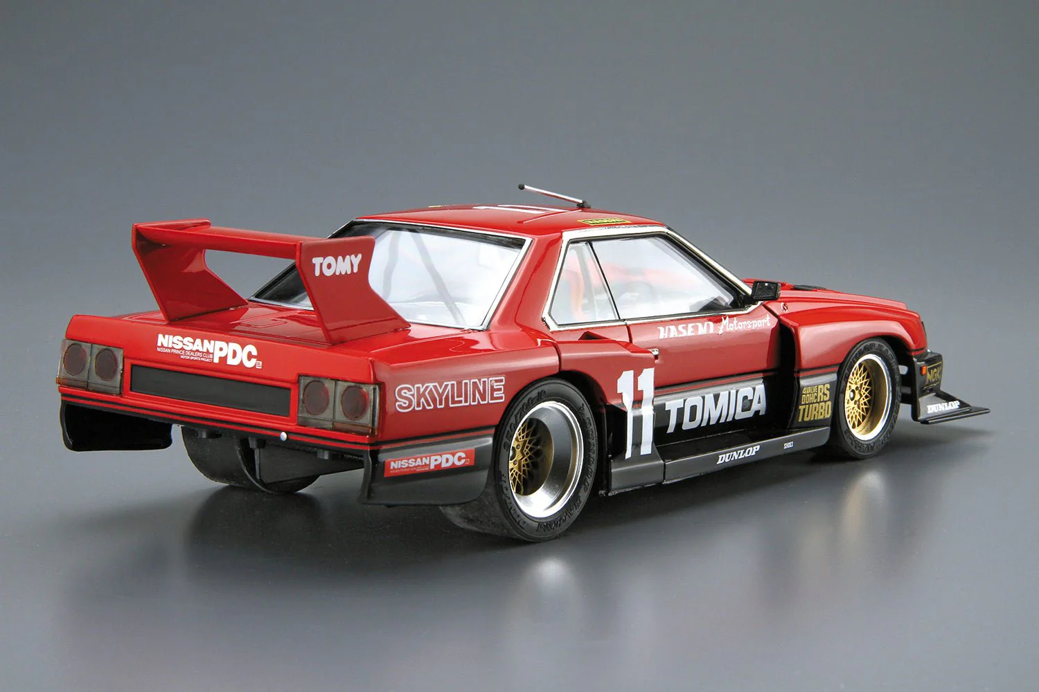 [Pre-order] Aoshima - NISSAN KDR30 SKYLINE SUPER SILHOUETTE '82 1/24 Scale Plastic Model Kits - Image 2