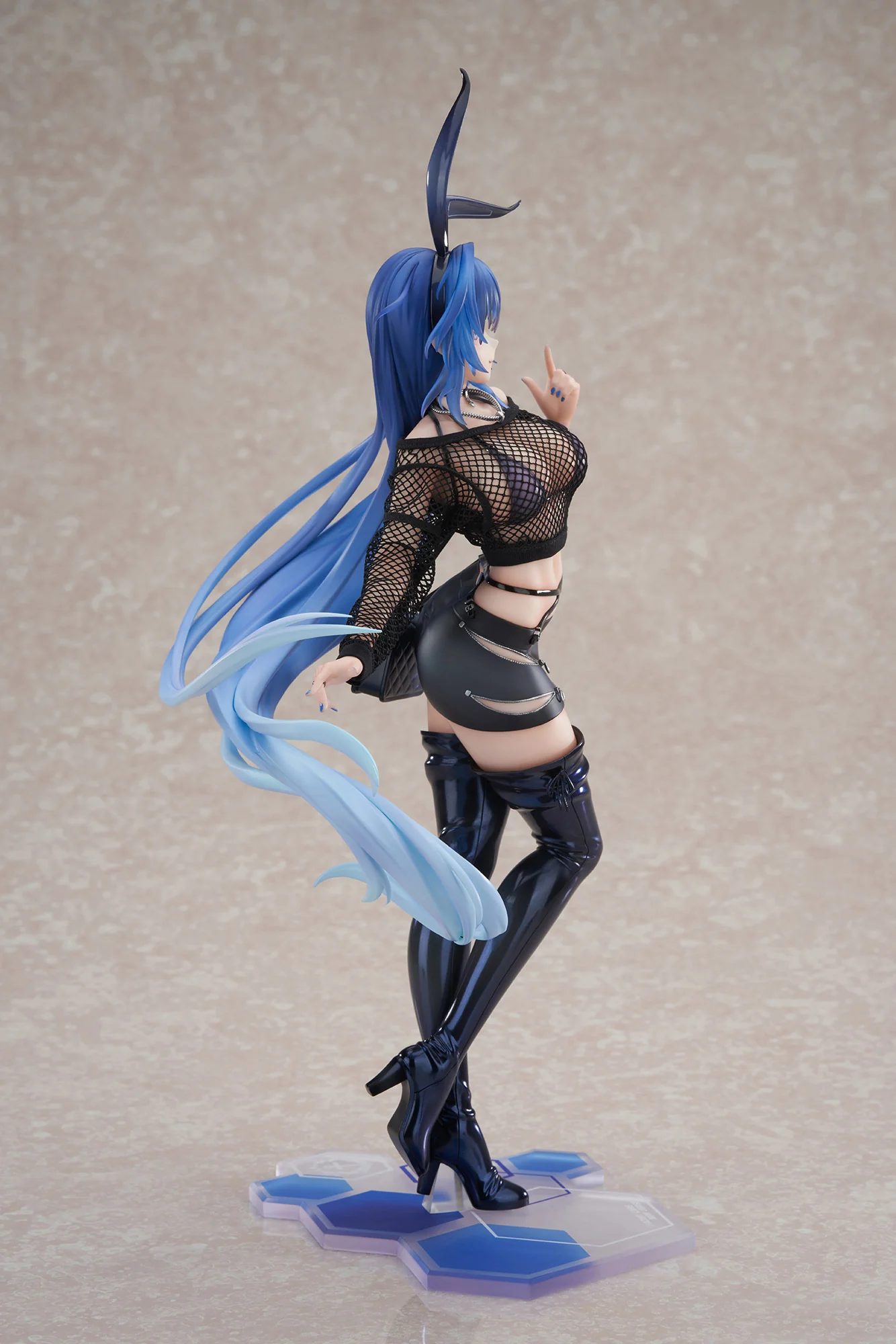 [Pre-order] Azur Lane - New Jersey (Collaboration Illustration Ver.) 1/7 Scale Figure APEX - Image 4