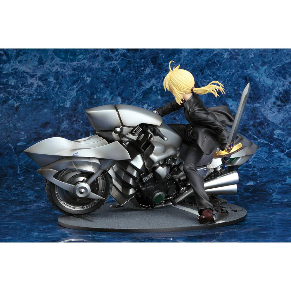 [Pre-order] Fate/Zero - Saber & Saber Motored Cuirassier 1/8 Scale Figure Good Smile Company - Image 4