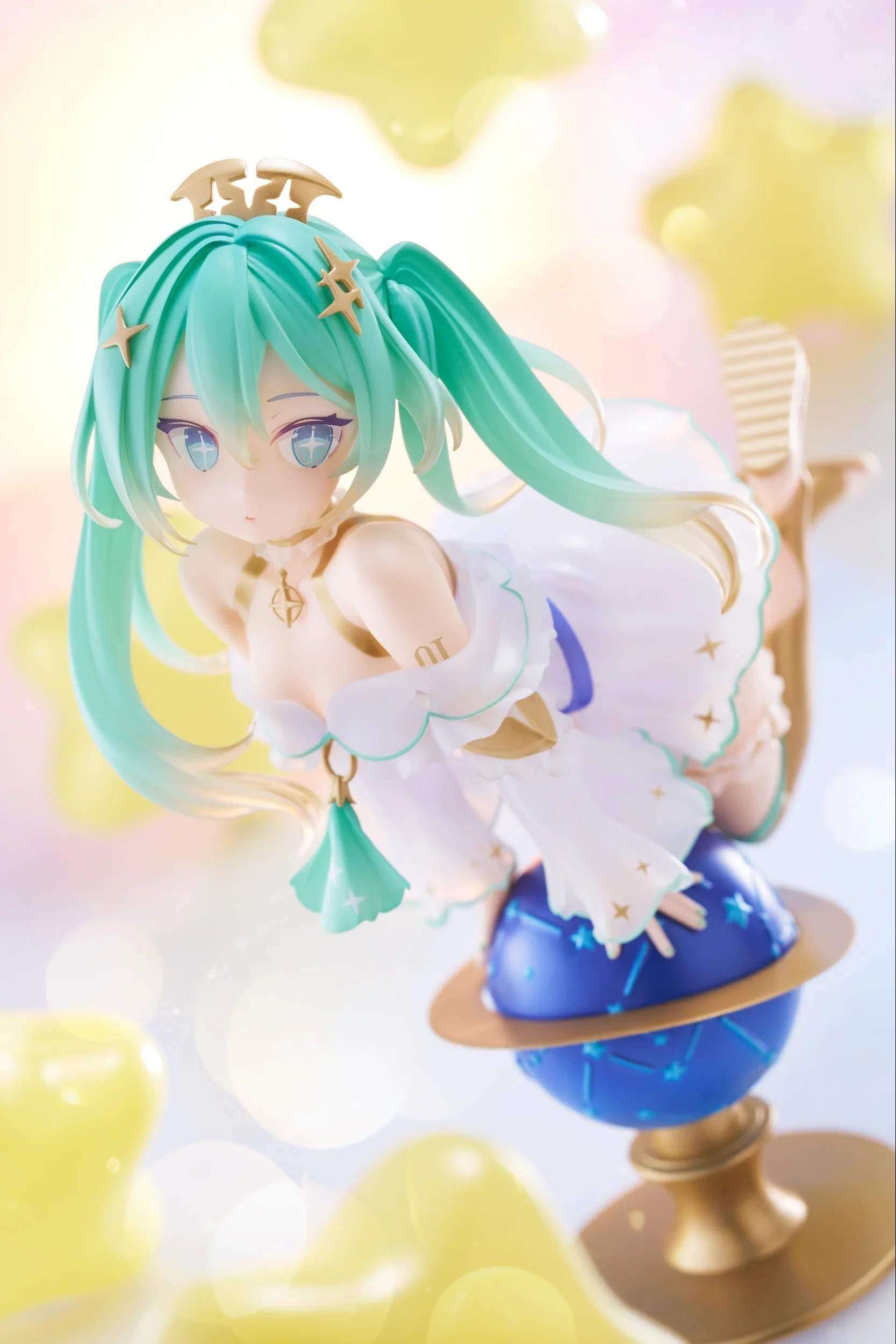 [Pre-order] Hatsune Miku - Hatsune Miku (Glittering Star Ver.) 39's Day Anniversary 2nd Season Non Scale Figure Taito - Image 3