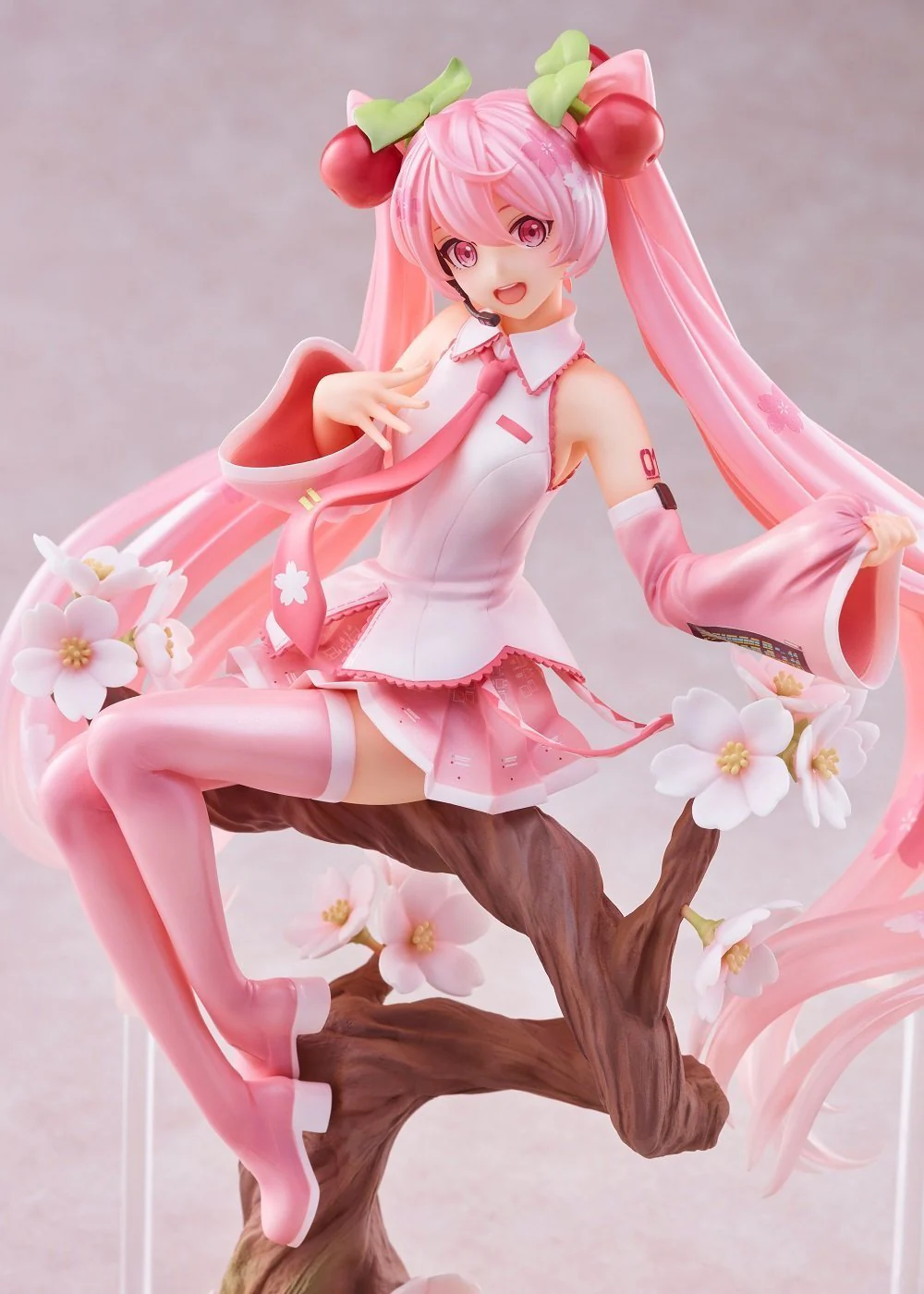 [Pre-order] Hatsune Miku - Sakura Miku (Sakura Fairy ver.) 1/7 Scale Figure Spiritale by TAITO - Image 6