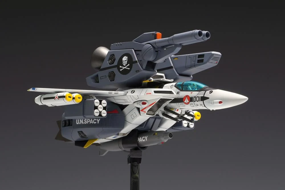 [Pre-order] Macross - VF-1S Strike Valkyrie Fighter (Ichijyo Hikaru & Roy Focker Custom) Plastic Model Kit Wave - Image 2