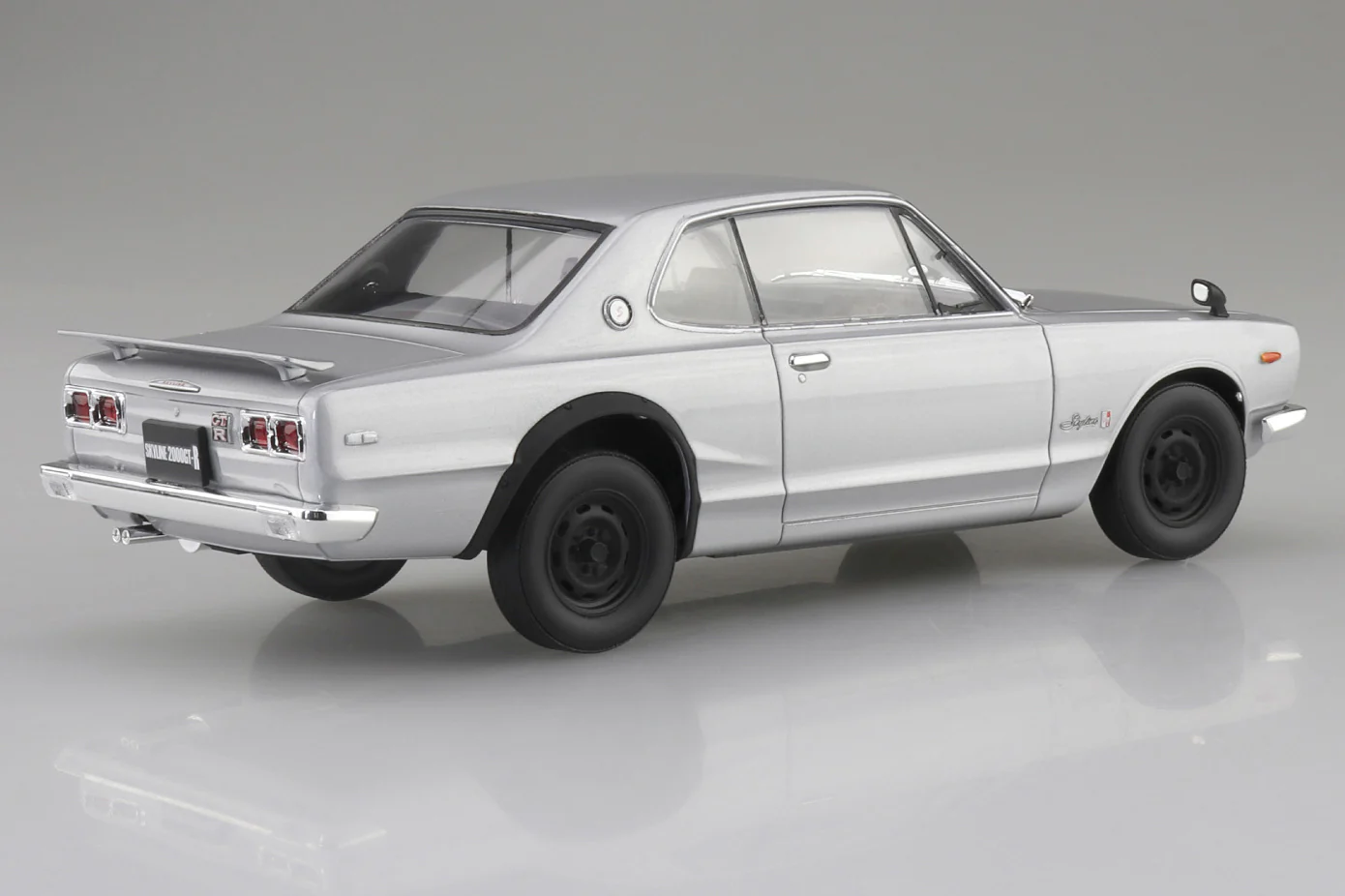 [Pre-order] None - KPGC10 SKYLINE HT 2000GT-R 1970 Silver Plastic Model Kit Aoshima - Image 2