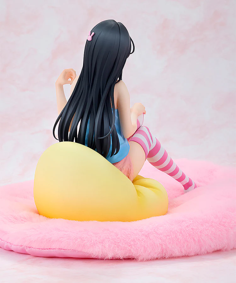 [Pre-order] Rascal Does Not Dream of a Knapsack Kid - Mai Sakurajima (Hoodie Look Rabbit Ears Ver.) 1/7 Scale Figure KADOKAWA - Image 6