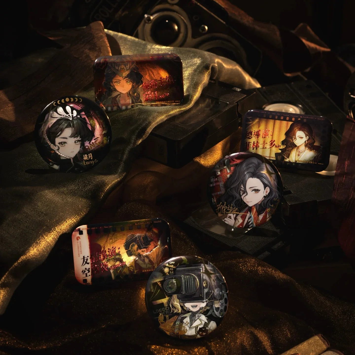 [Pre-order] Reverse: 1999 - Closing Credits Badges BLUEPOCH