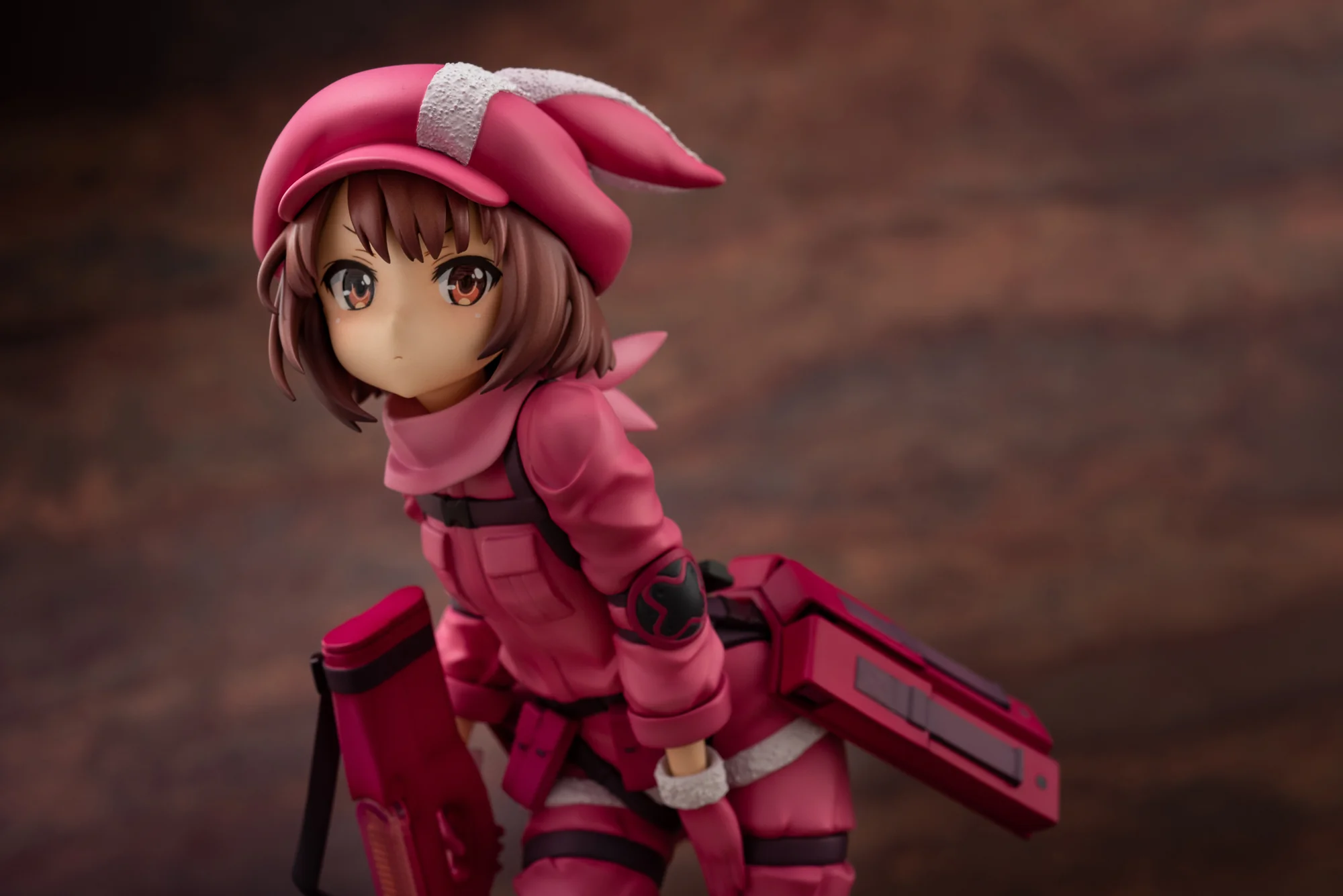 [Pre-order] Sword Art Online Alternative Gun Gale Online - LLENN (Desert Bullet Ver.) 1/7 Scale Figure PLUM - Image 9