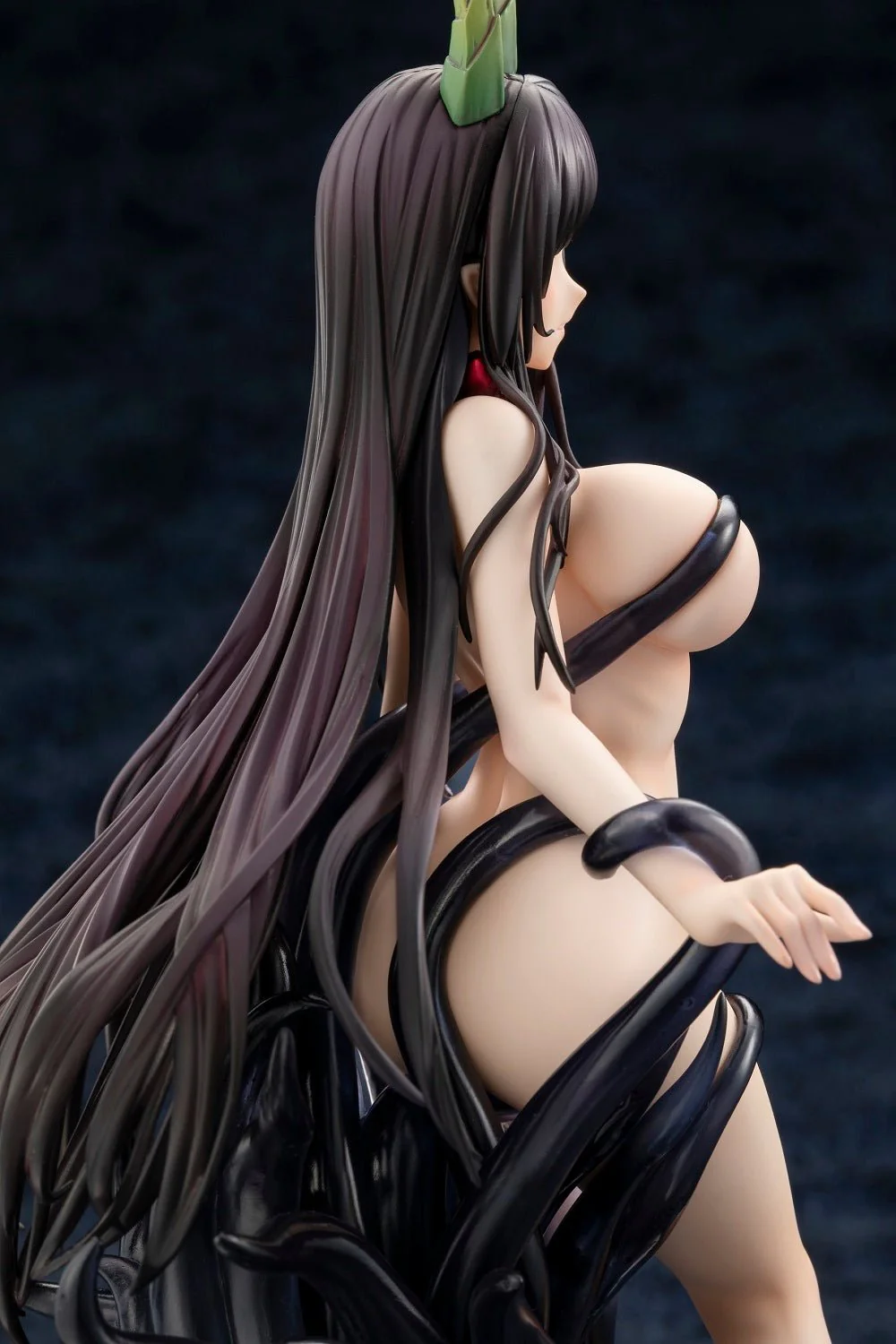 [Pre-order] The Elder Sister-Like One - Chiyo 1/7 Scale Figure KADOKAWA - Image 3