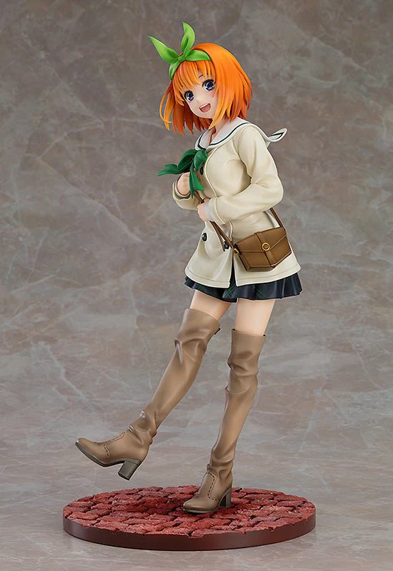 [Pre-order] The Quintessential Quintuplets - Yotsuba Nakano (Date Style Ver.) 1/6 Scale Figure Good Smile Company - Image 3