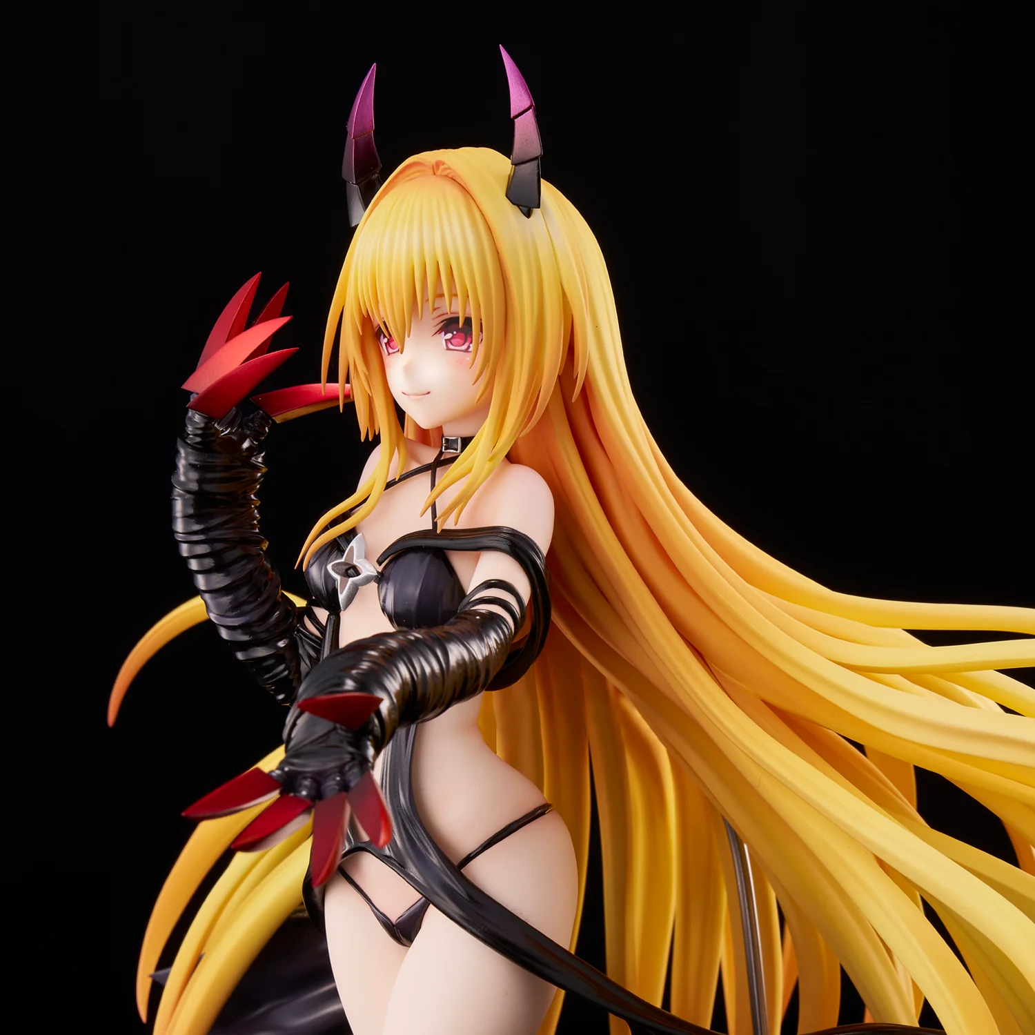 [Pre-order] To Love Ru Darkness - Golden Darkness (Darkness Ver.) 1/6 Scale Figure FREEing - Image 15