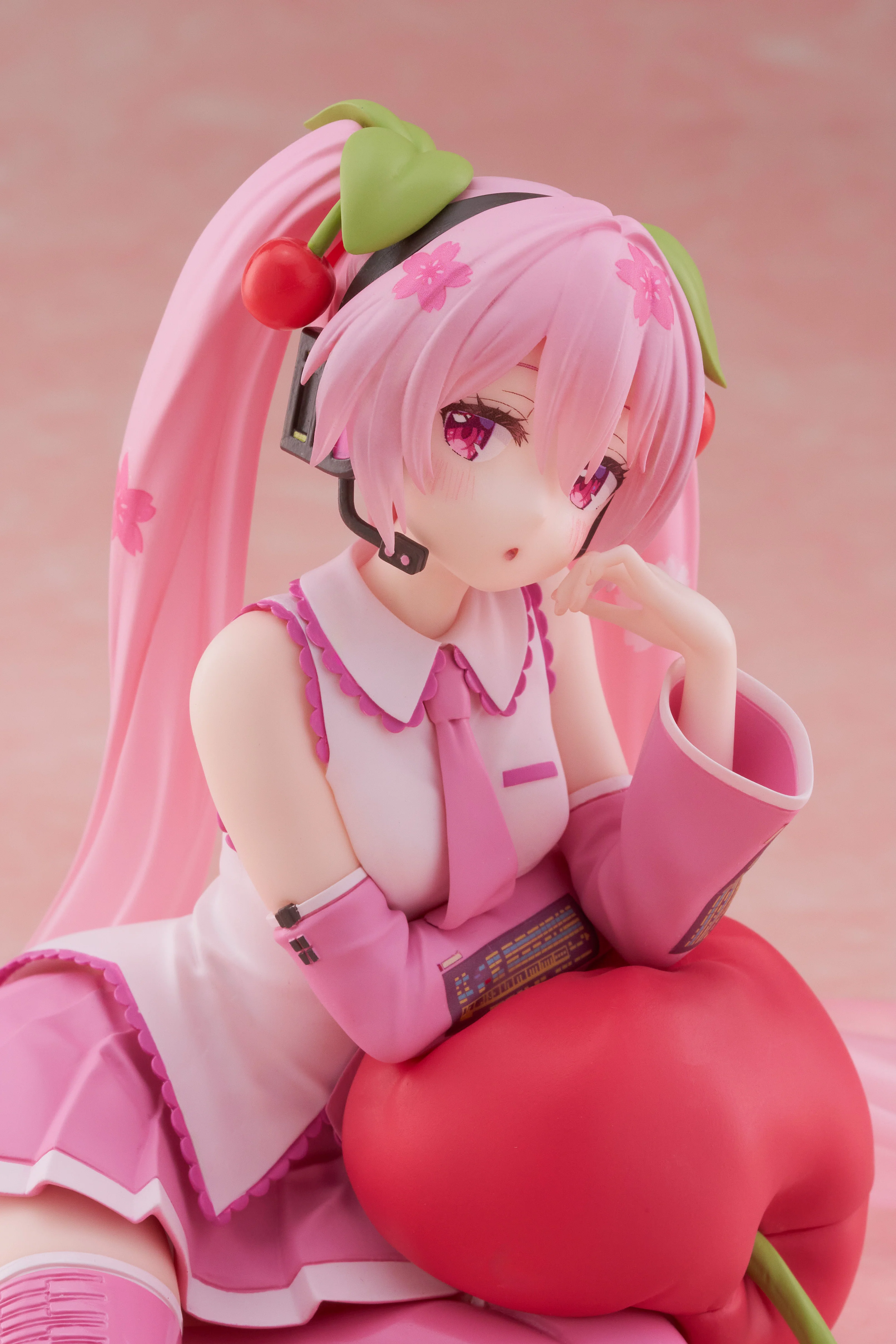 [Pre-order] Vocaloid - Sakura Miku (Cherry Cushion Ver.)  Prize Figure Taito - Image 3