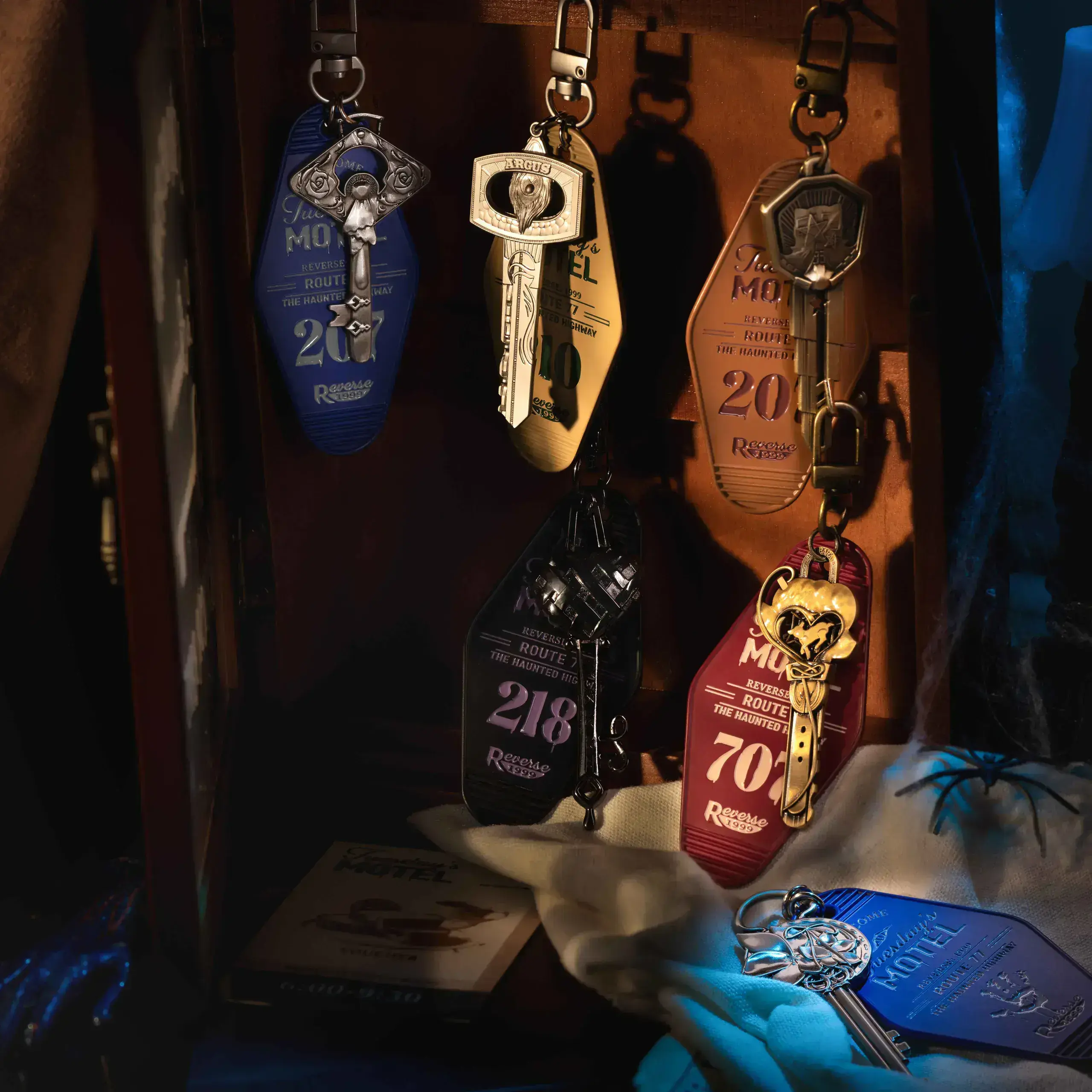 Reverse: 1999 - Keys to The Doors Series Keychain BLUEPOCH - Image 2